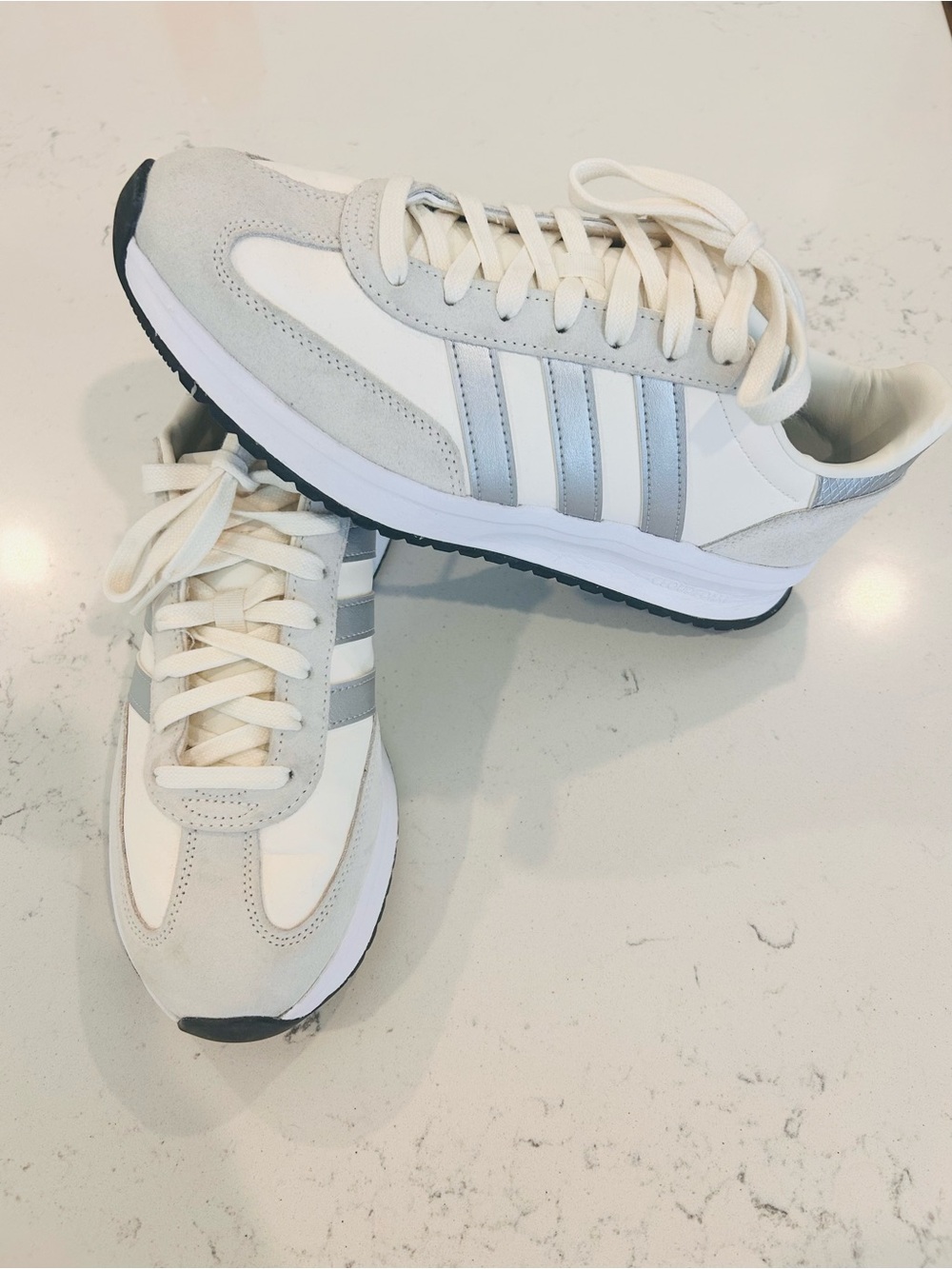 Women's size 10 Casual Lace-Up Adidas Sneakers in Light Gray/Silver and White